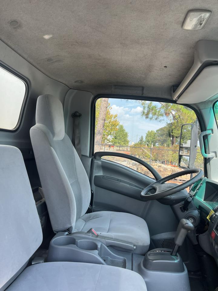 Isuzu NPR  2019