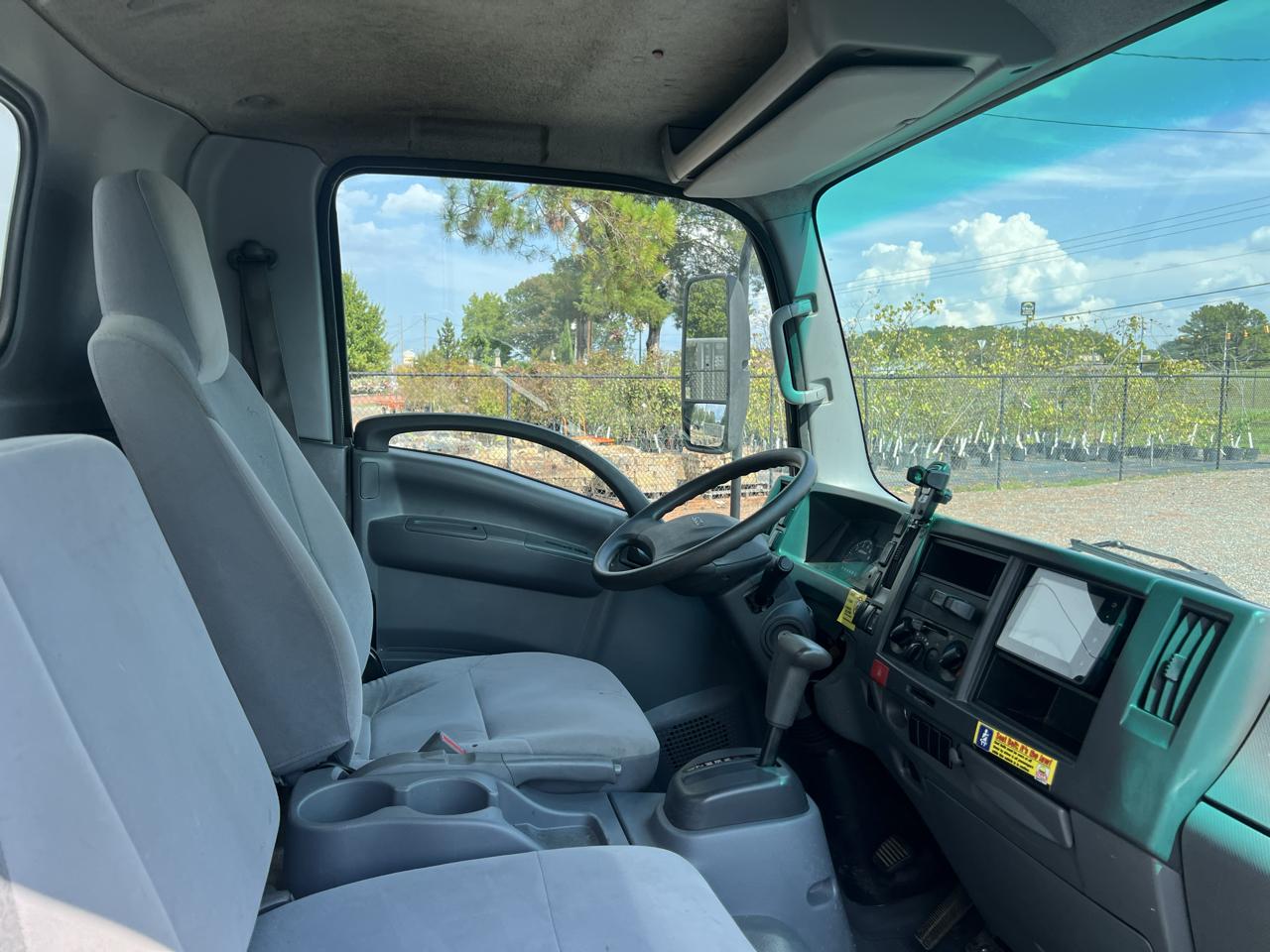 Isuzu NPR  2019