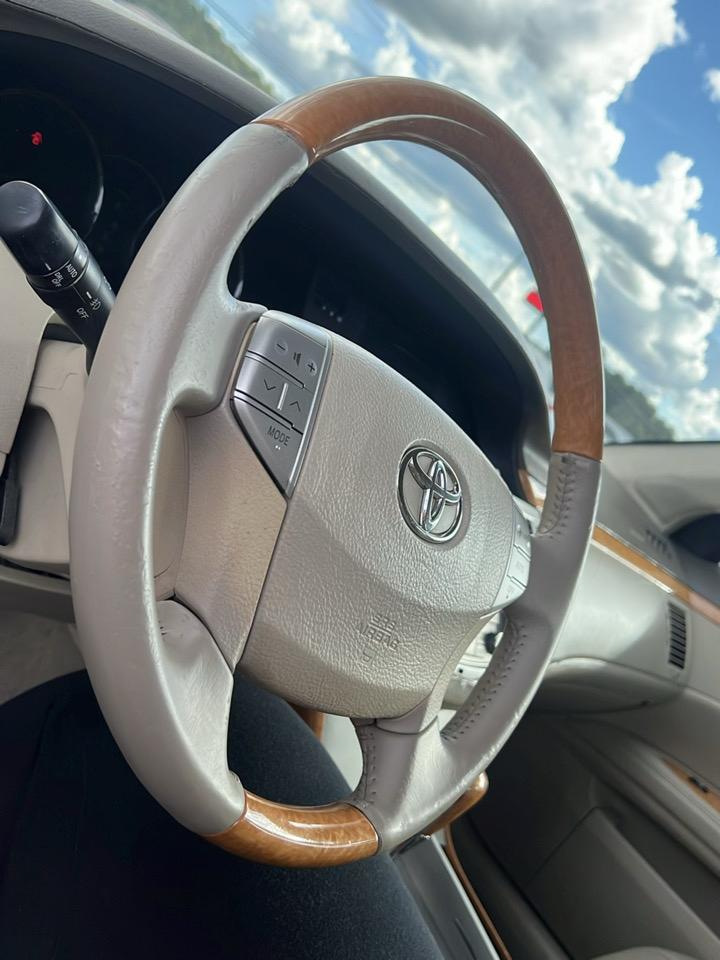 Toyota Avalon  2007
