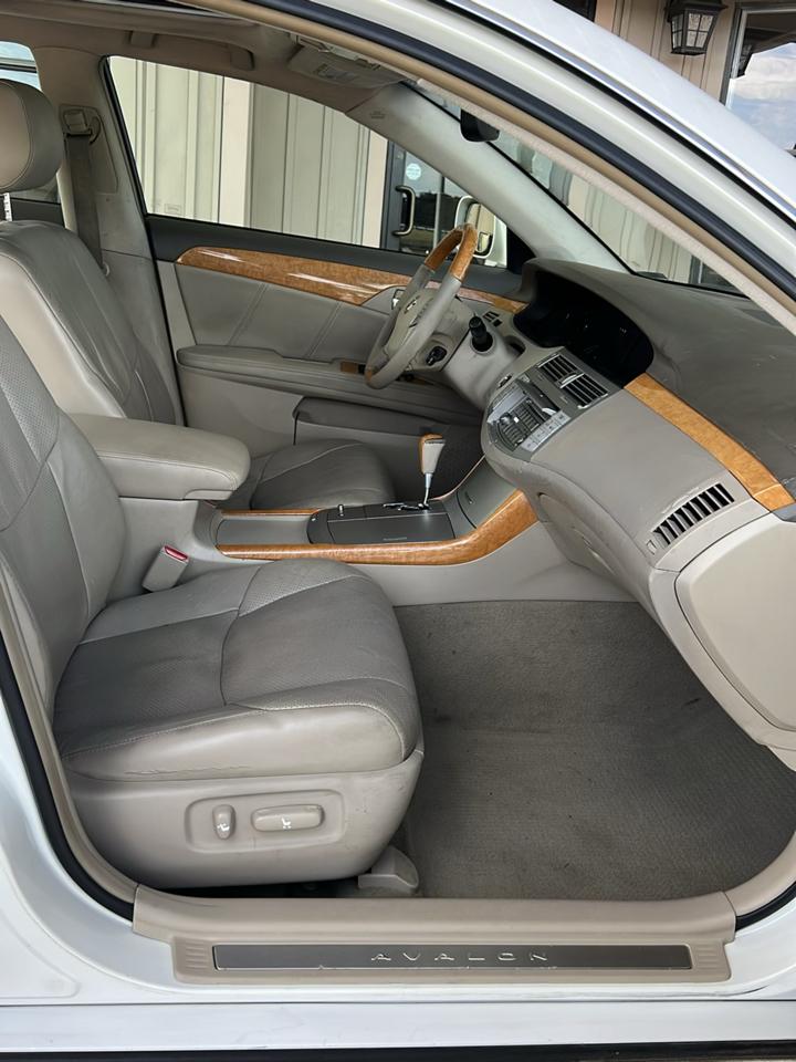 Toyota Avalon  2007