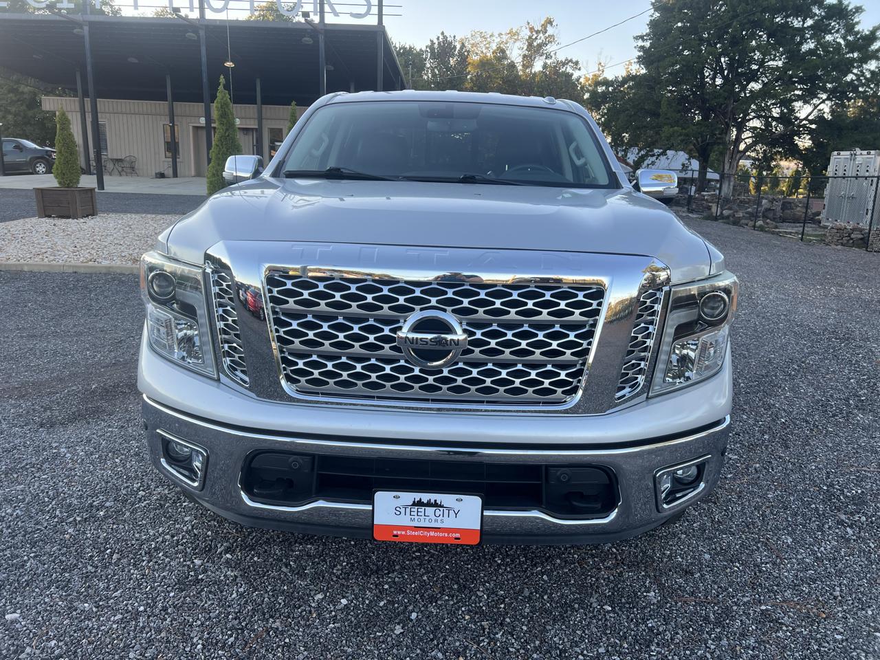 Nissan Titan  2017