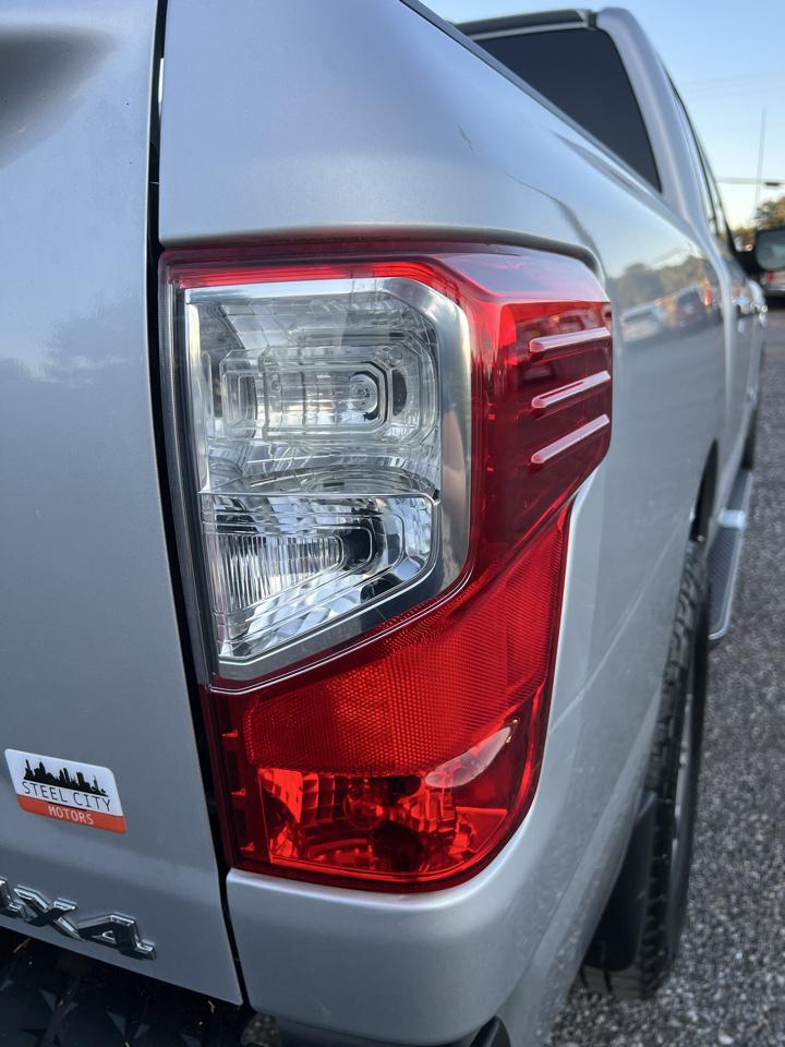 Nissan Titan  2017