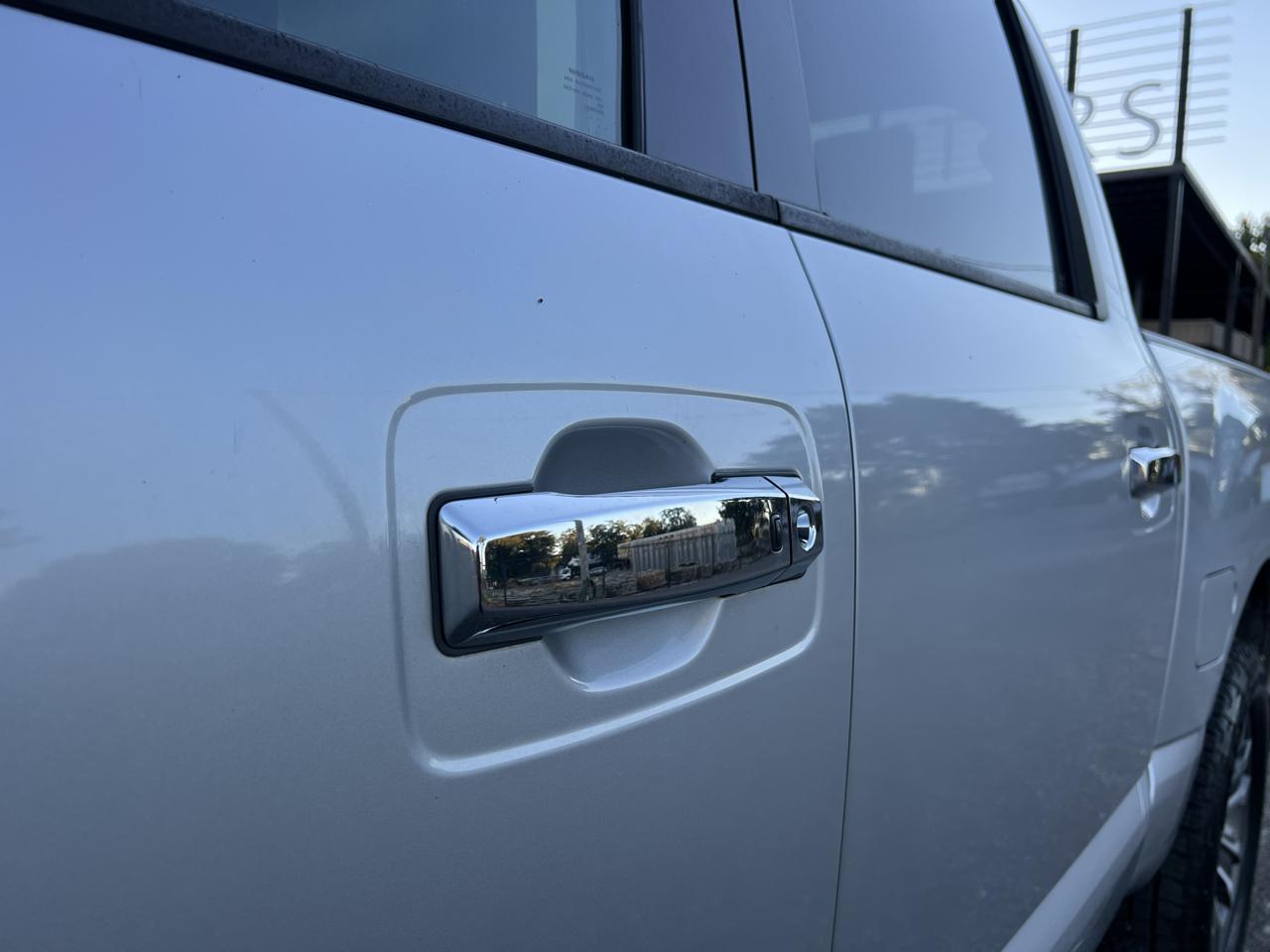 Nissan Titan  2017