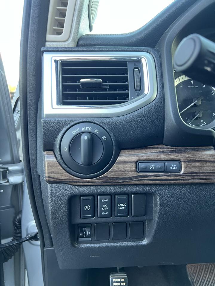 Nissan Titan  2017