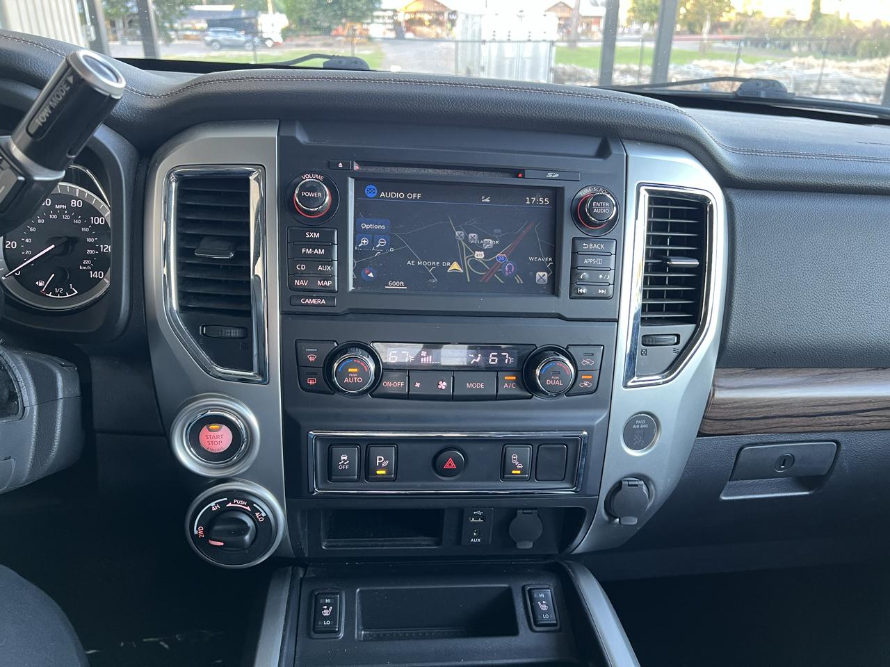 Nissan Titan  2017
