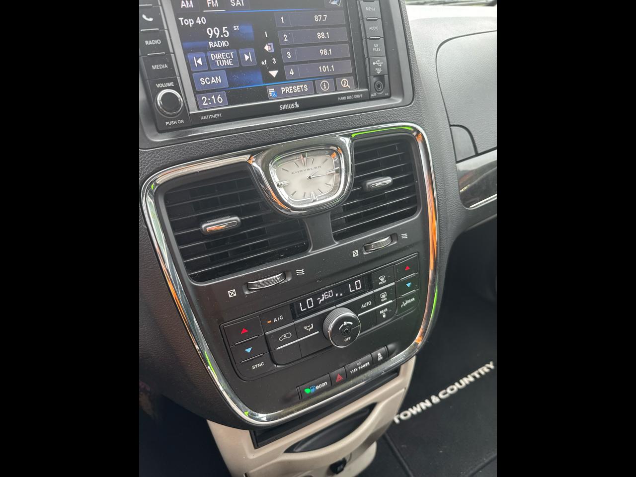 2014 Chrysler Town & Country TOURING