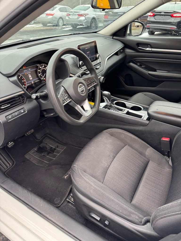 Nissan Altima  2021
