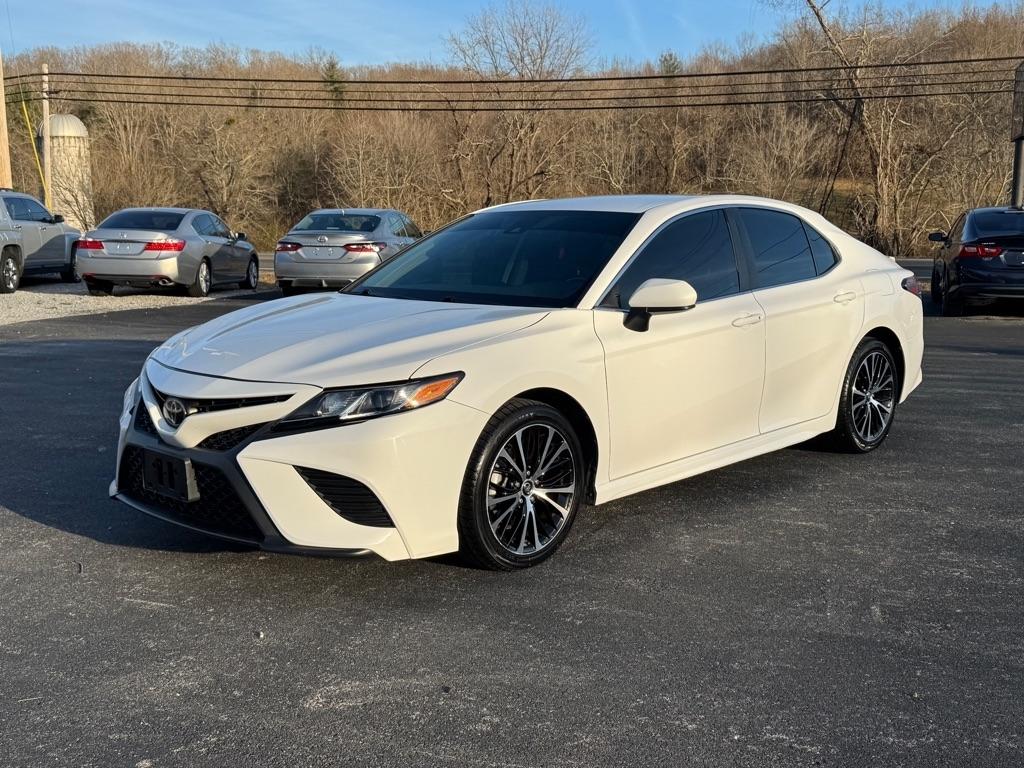 Toyota Camry  2019