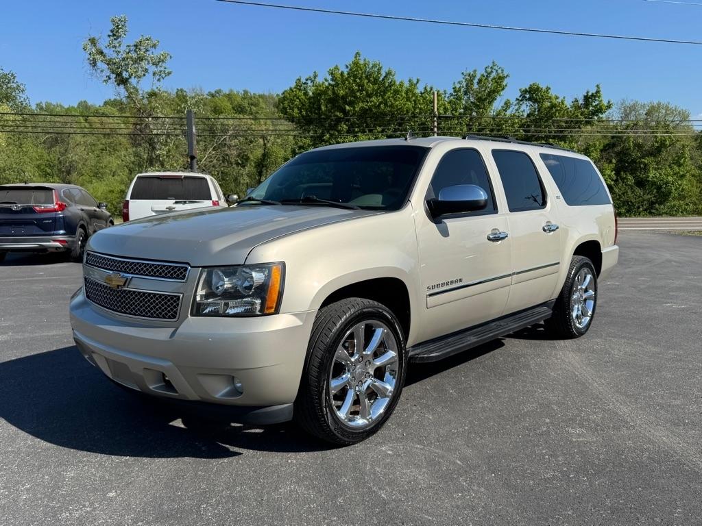 Chevrolet Suburban  2013