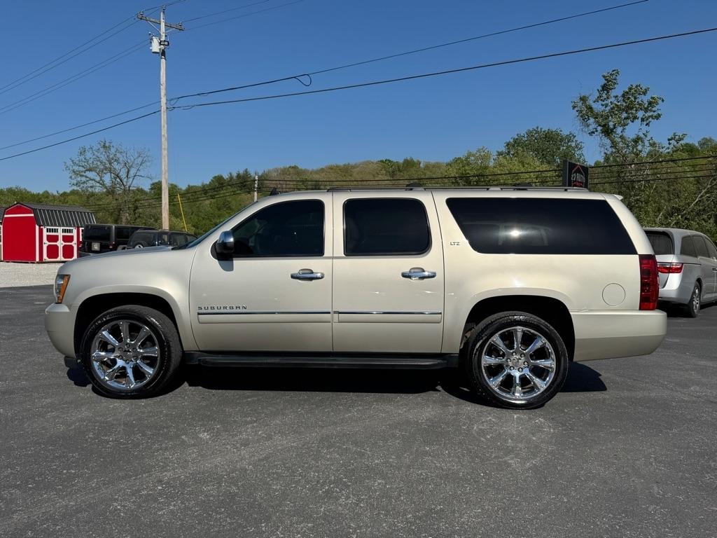 Chevrolet Suburban  2013