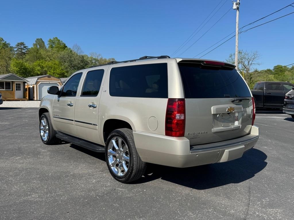 Chevrolet Suburban  2013