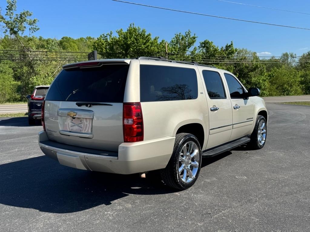 Chevrolet Suburban  2013