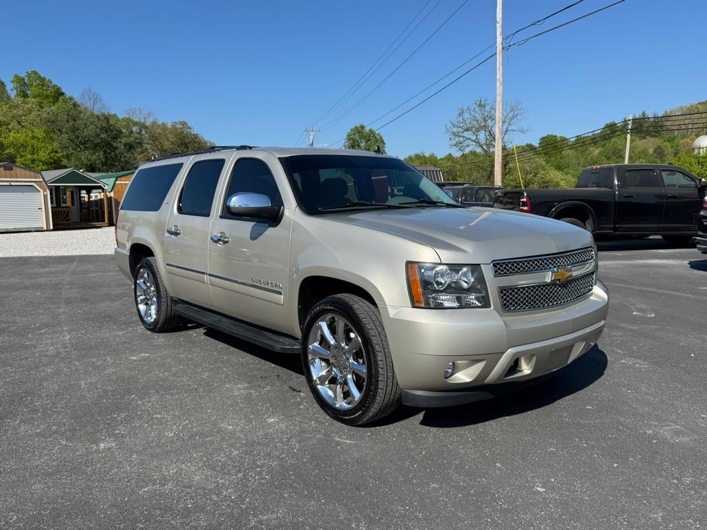 Chevrolet Suburban  2013