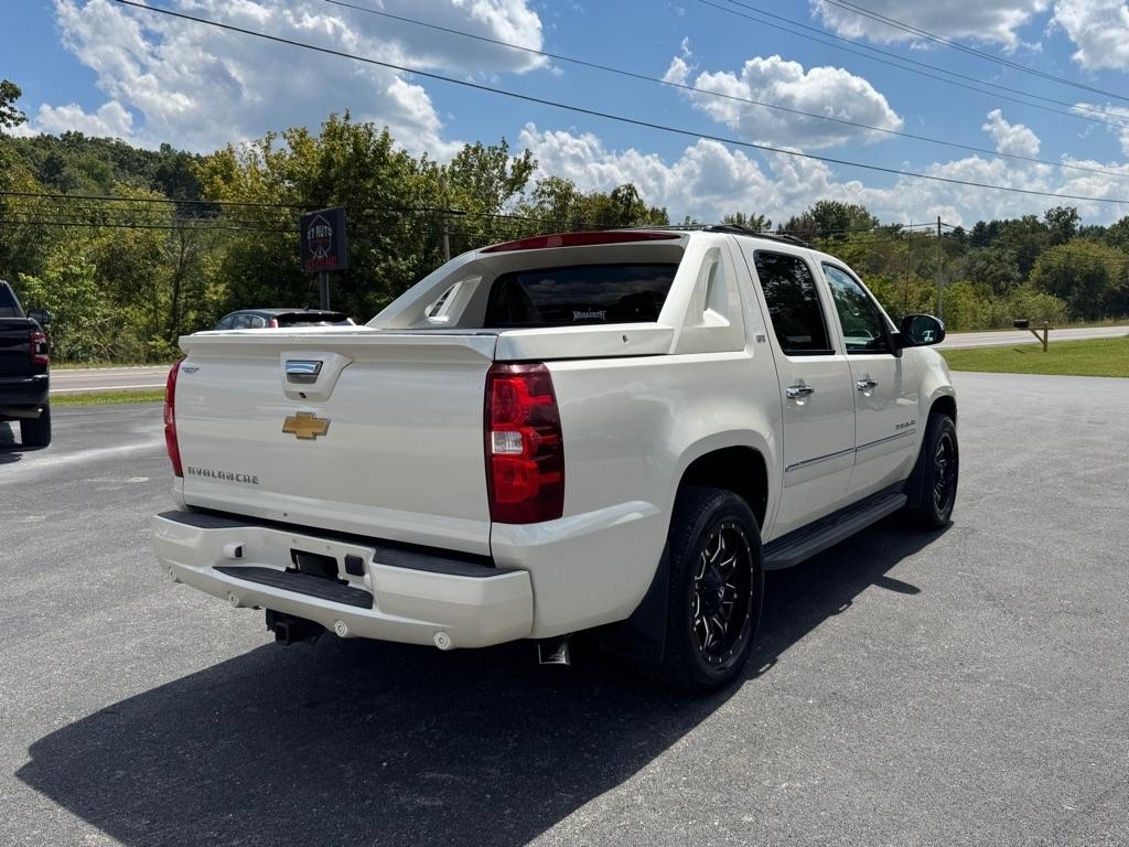 Chevrolet Avalanche  2012