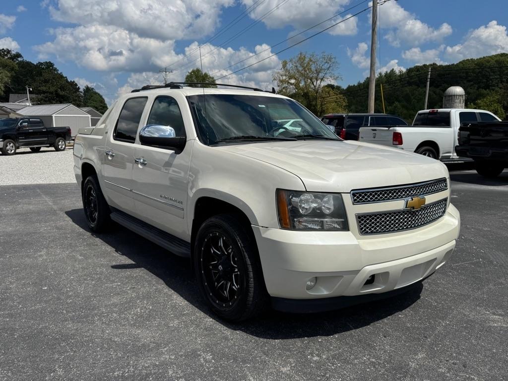 Chevrolet Avalanche  2012