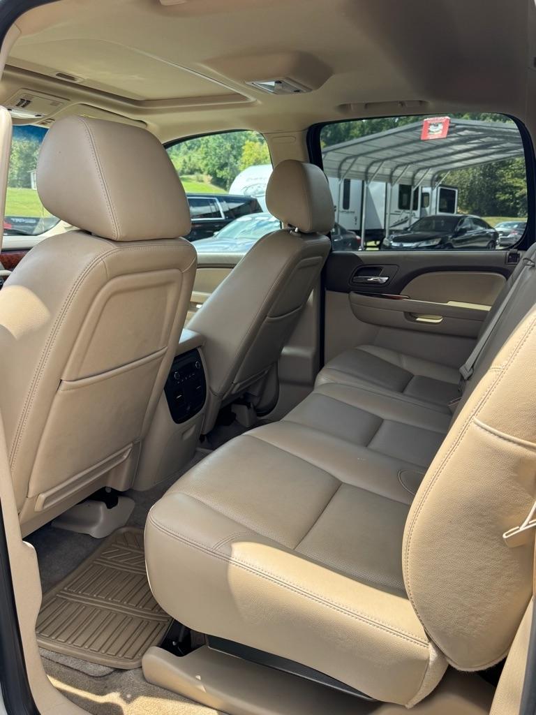 Chevrolet Avalanche  2012