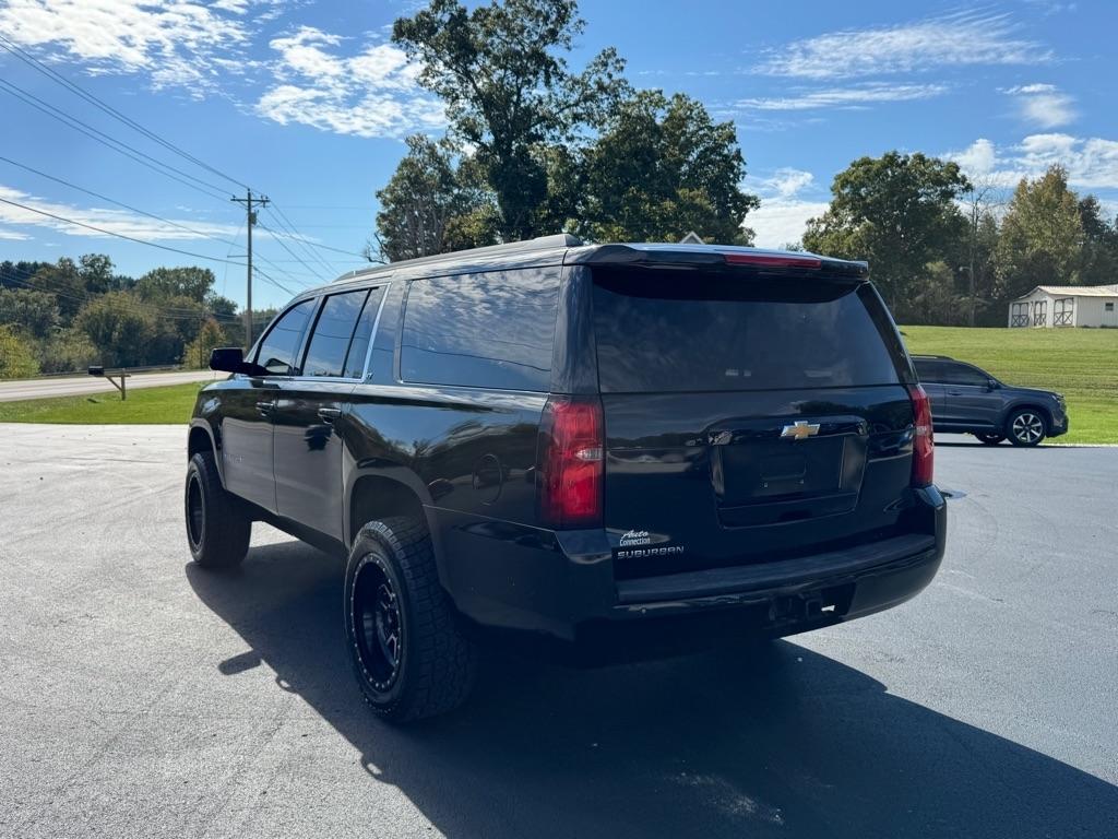Chevrolet Suburban  2017
