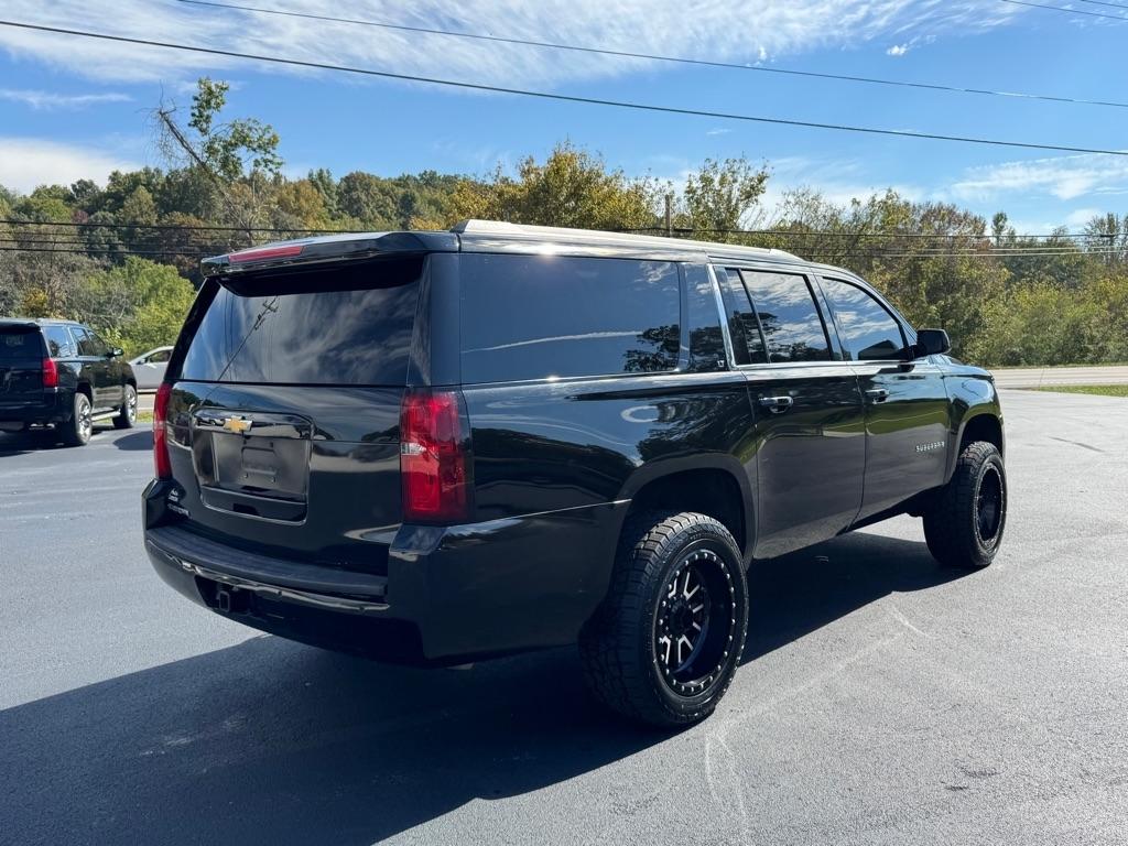 Chevrolet Suburban  2017
