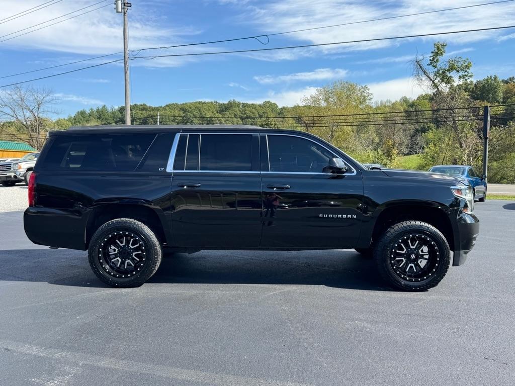 Chevrolet Suburban  2017