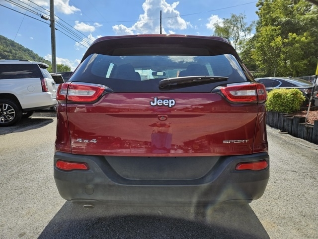 2016 Jeep Cherokee Sport photo 3