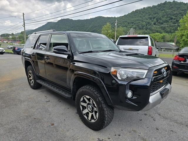 2018 Toyota 4Runner TRD Off-Road Premium photo 3
