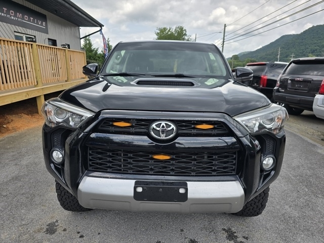 2018 Toyota 4Runner TRD Off-Road Premium photo 4