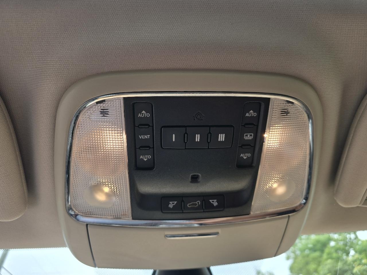 Jeep Grand Cherokee Overland 4WD 2012