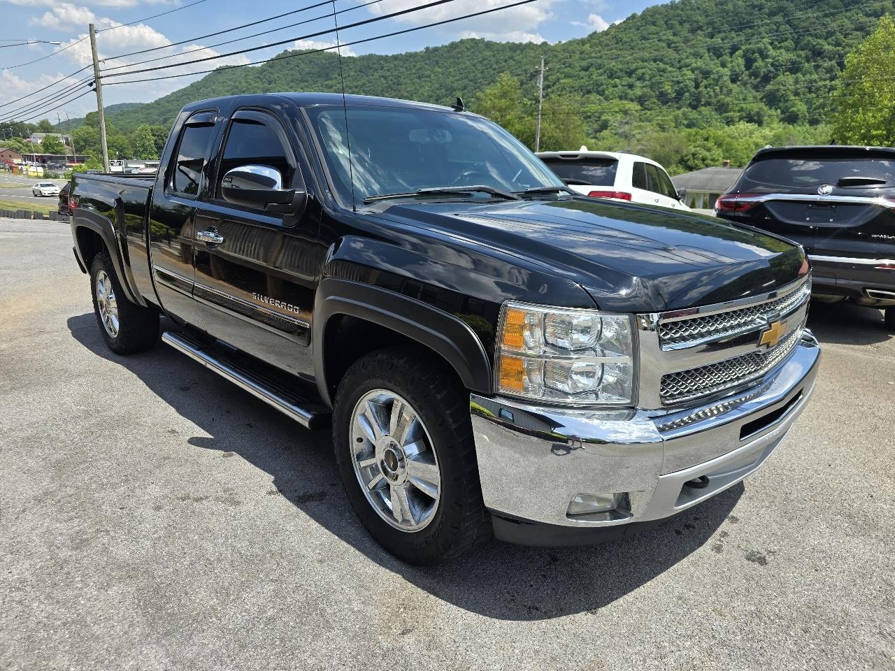 View vehicle photo 5