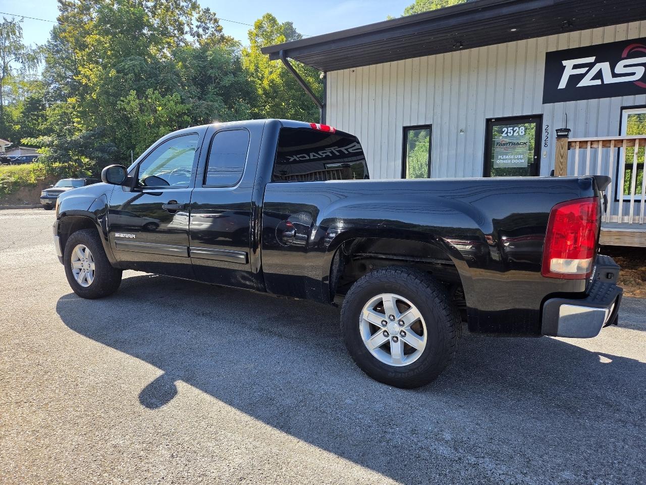 GMC Sierra 1500 SLE Ext. Cab 4WD 2011