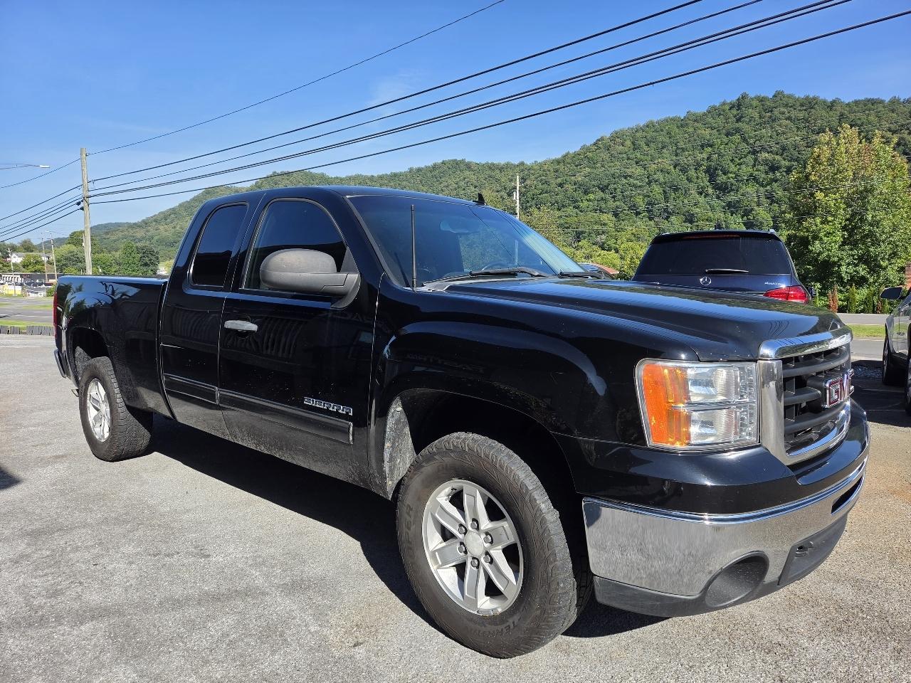 GMC Sierra 1500 SLE Ext. Cab 4WD 2011