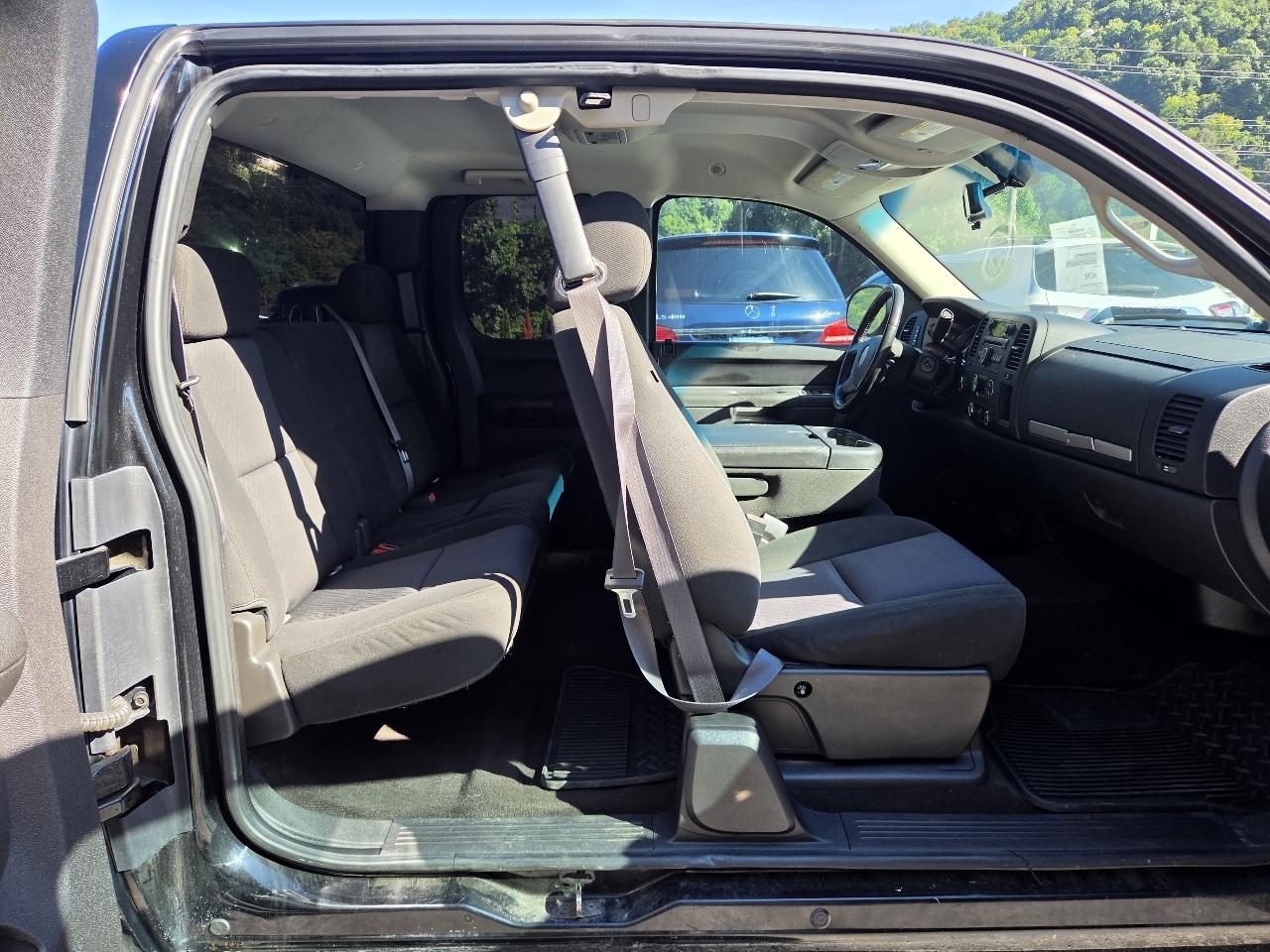 GMC Sierra 1500 SLE Ext. Cab 4WD 2011