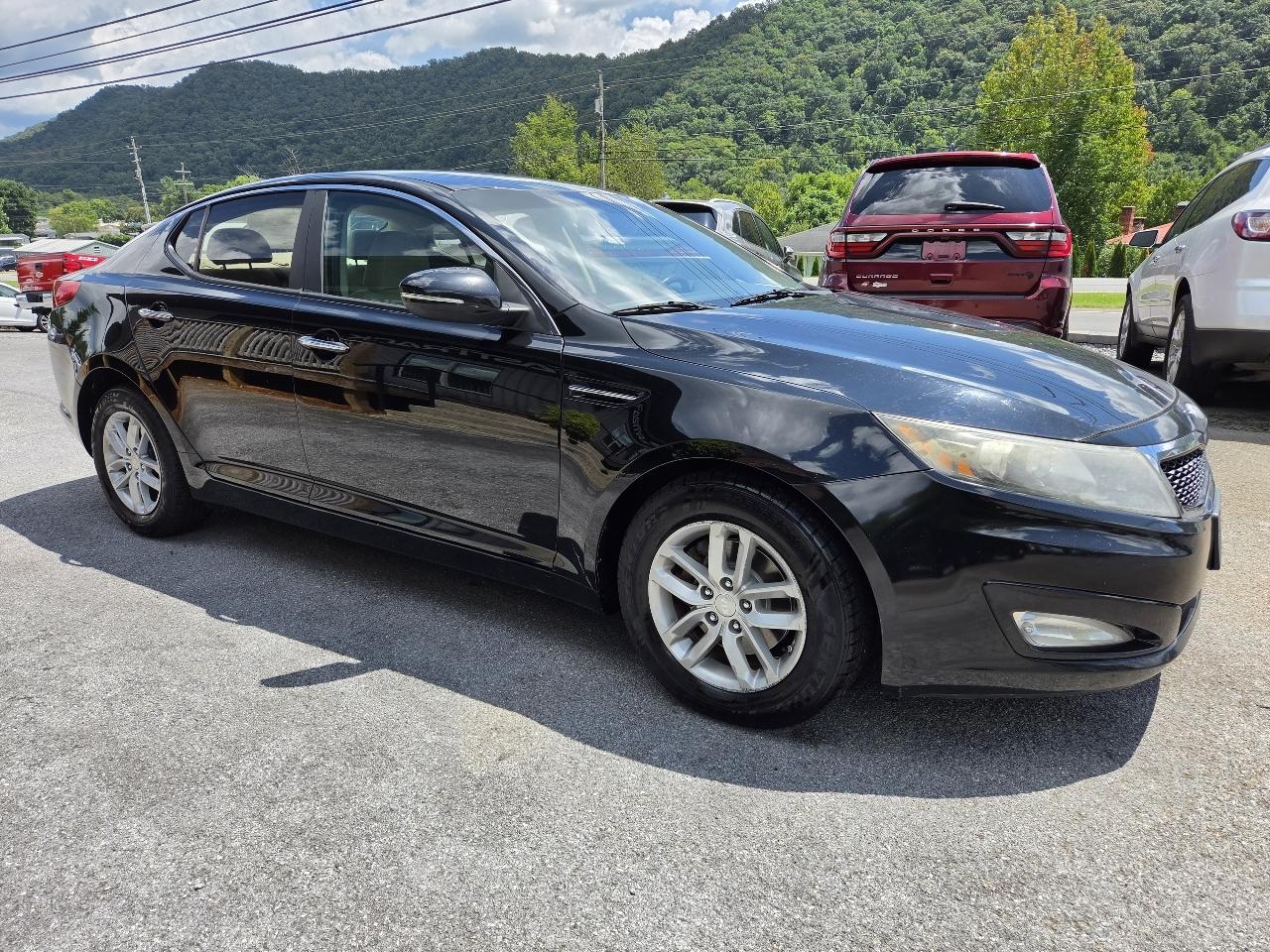 Kia Optima LX MT 2013