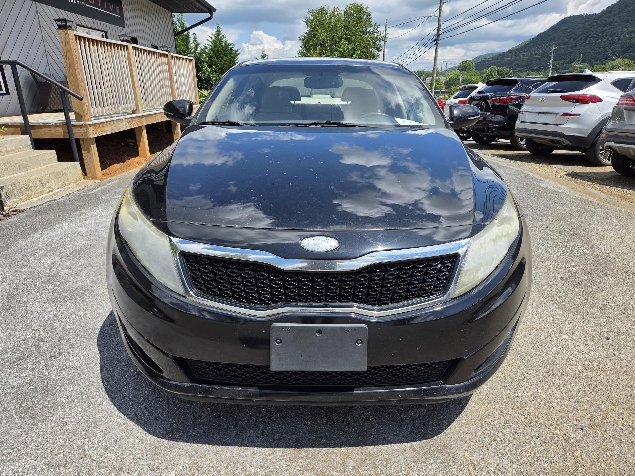 Kia Optima LX MT 2013