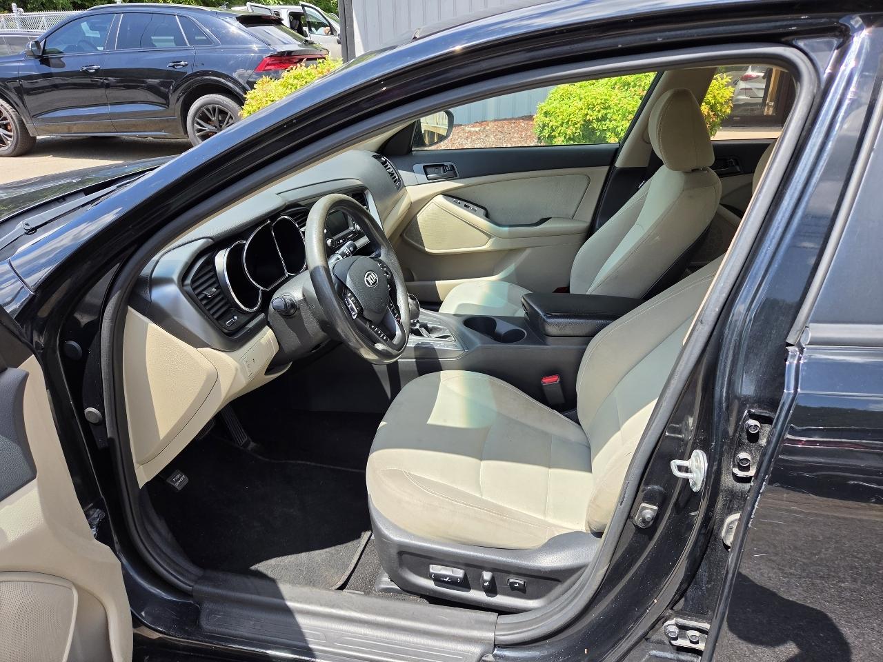 Kia Optima LX MT 2013