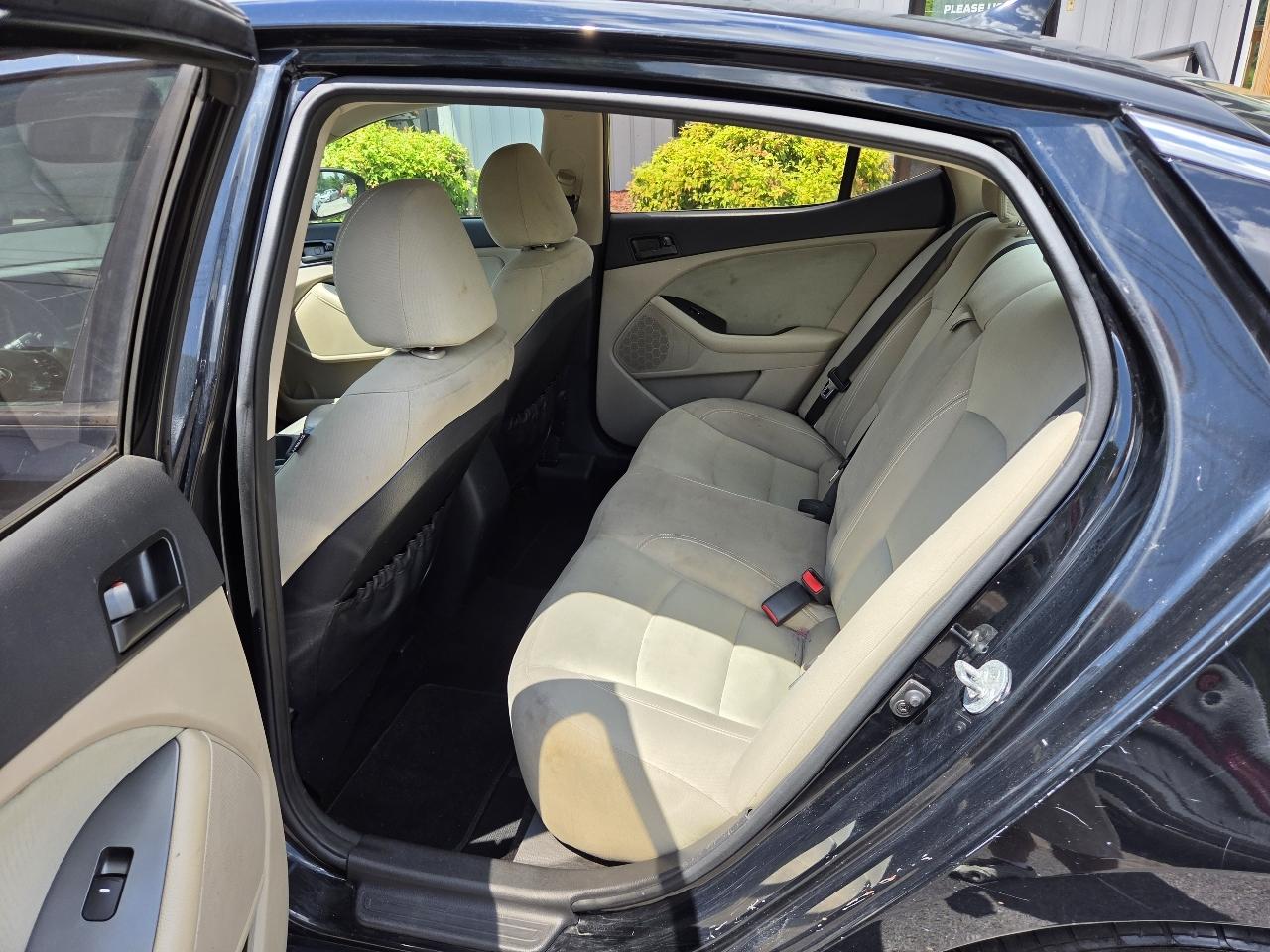 Kia Optima LX MT 2013