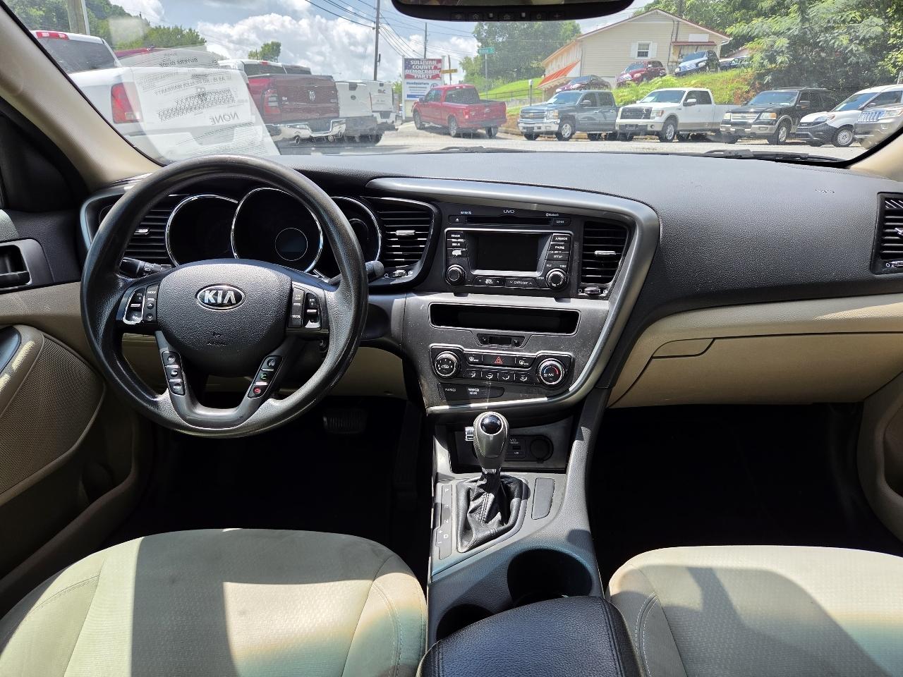 Kia Optima LX MT 2013