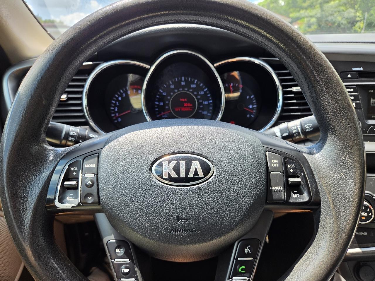 Kia Optima LX MT 2013
