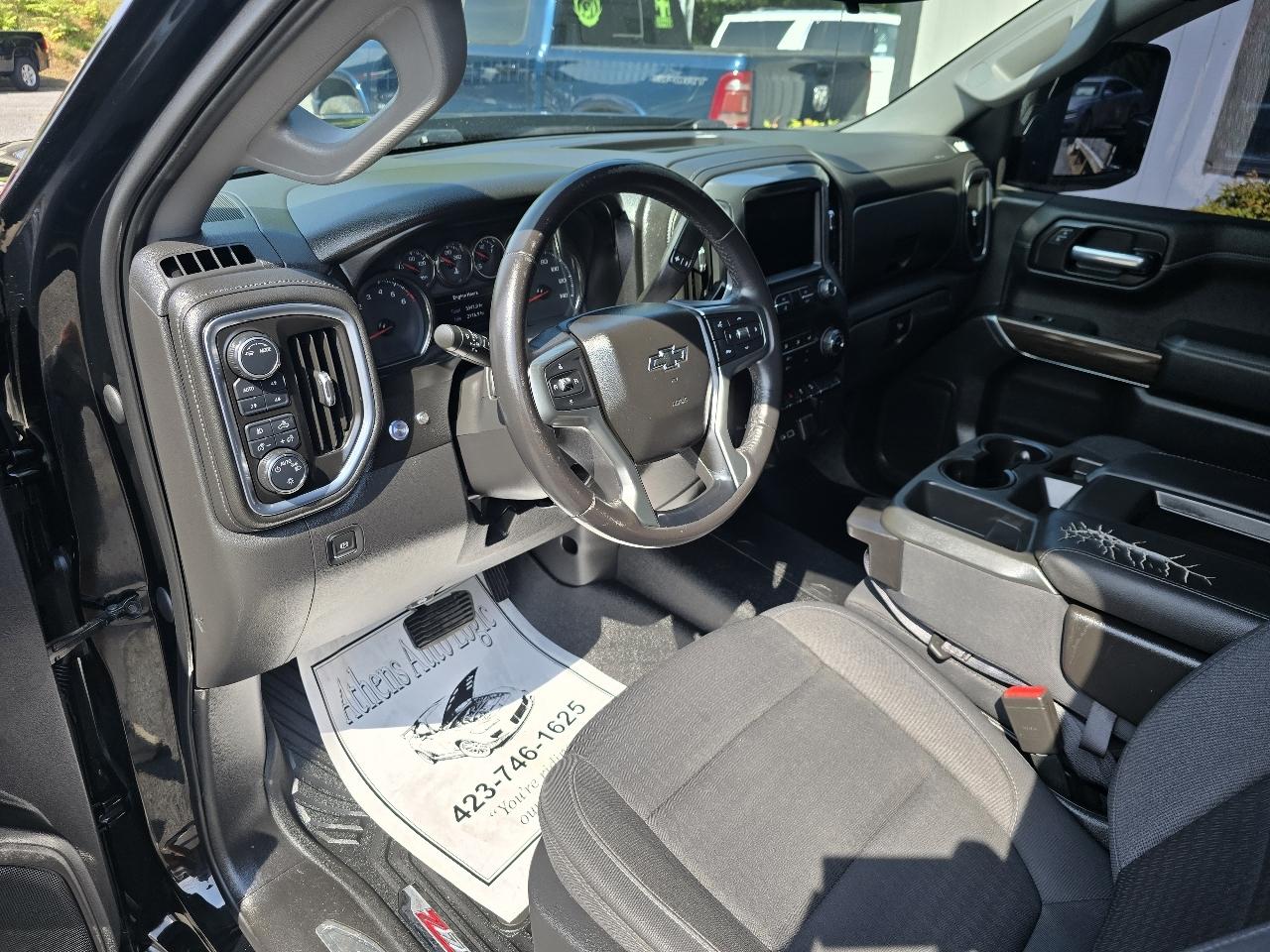Chevrolet Silverado 1500 LT Trail Boss Crew Cab 4WD 2020