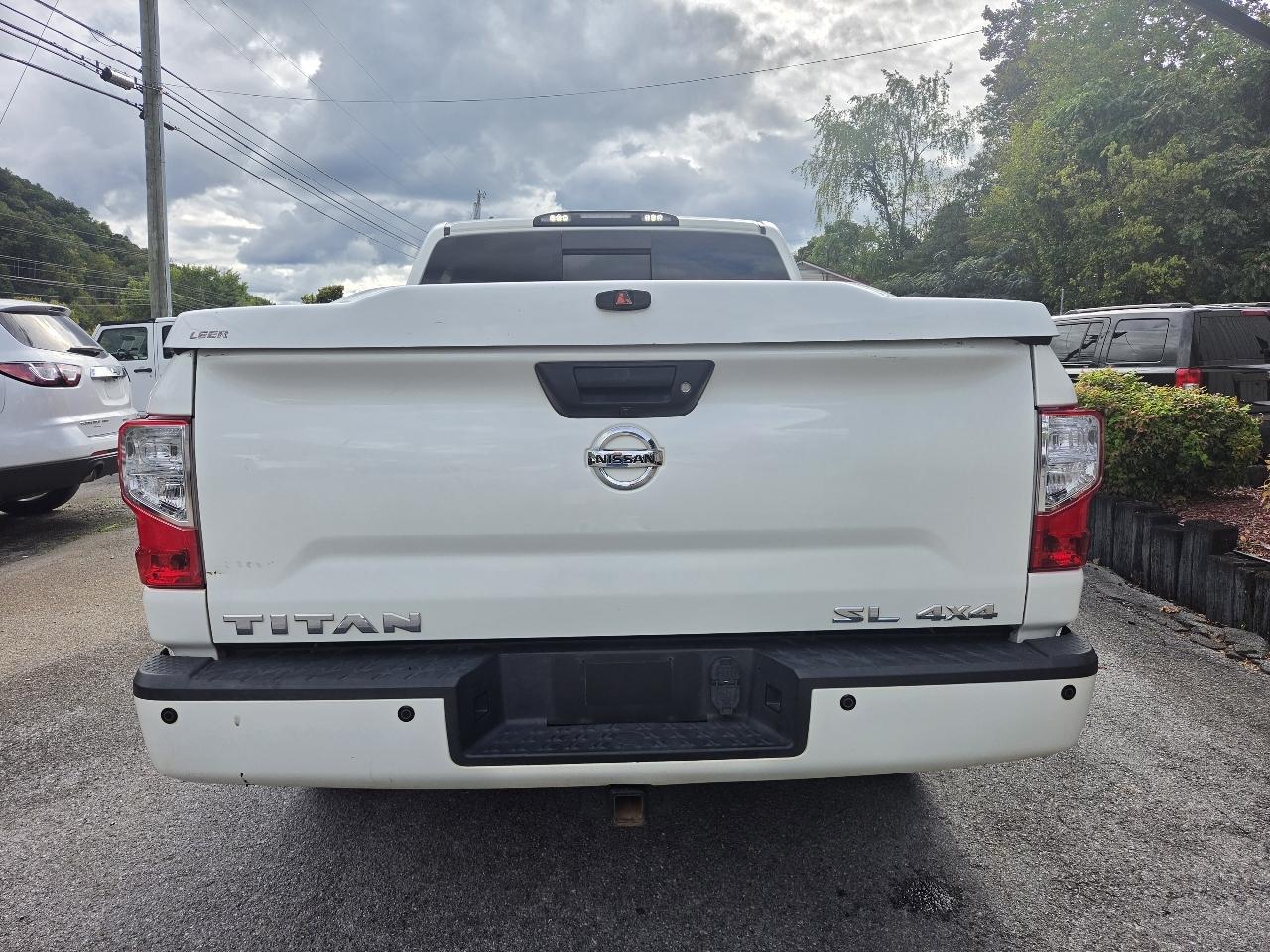 Nissan Titan SL Crew Cab 4WD 2019