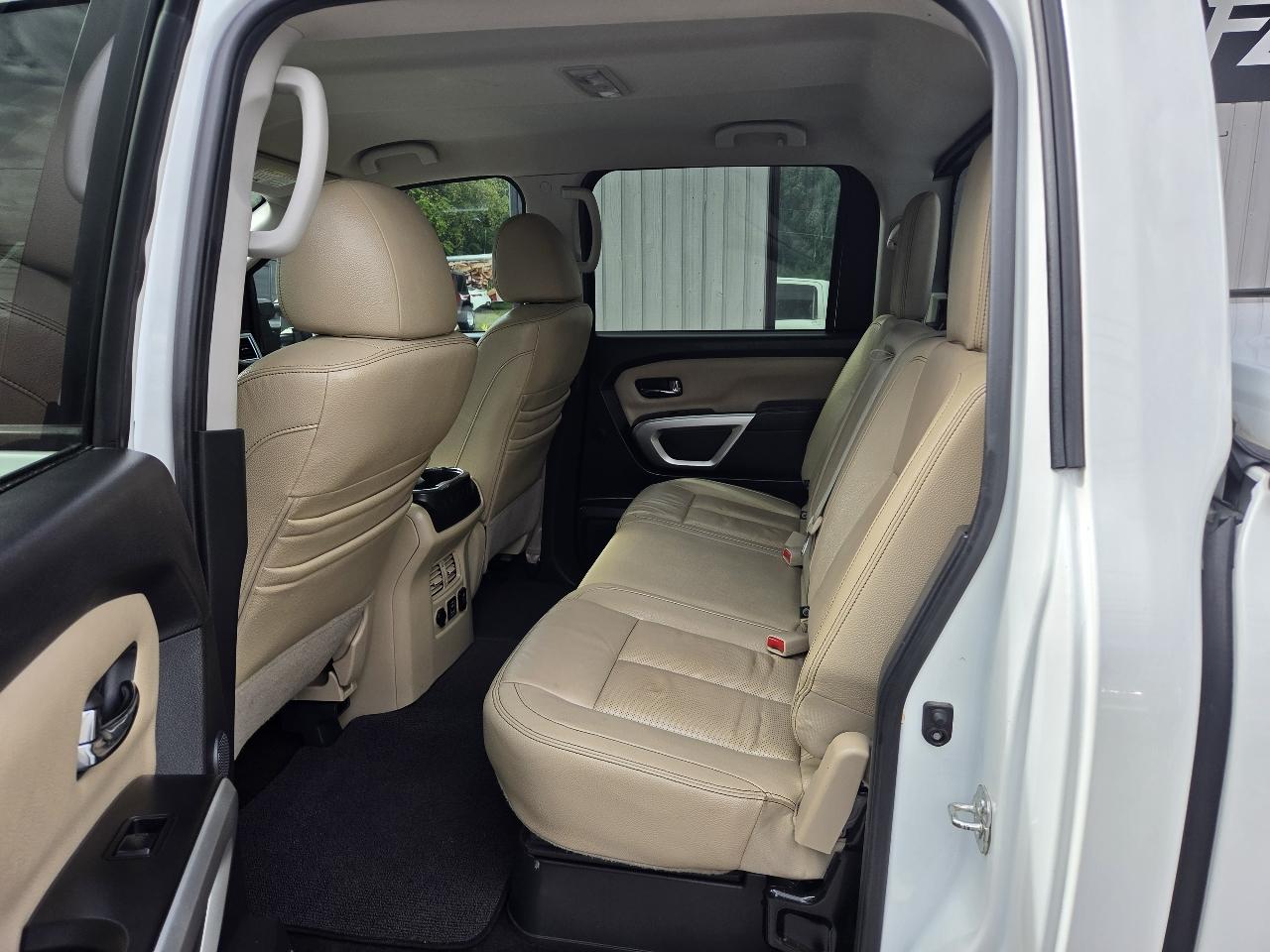 Nissan Titan SL Crew Cab 4WD 2019