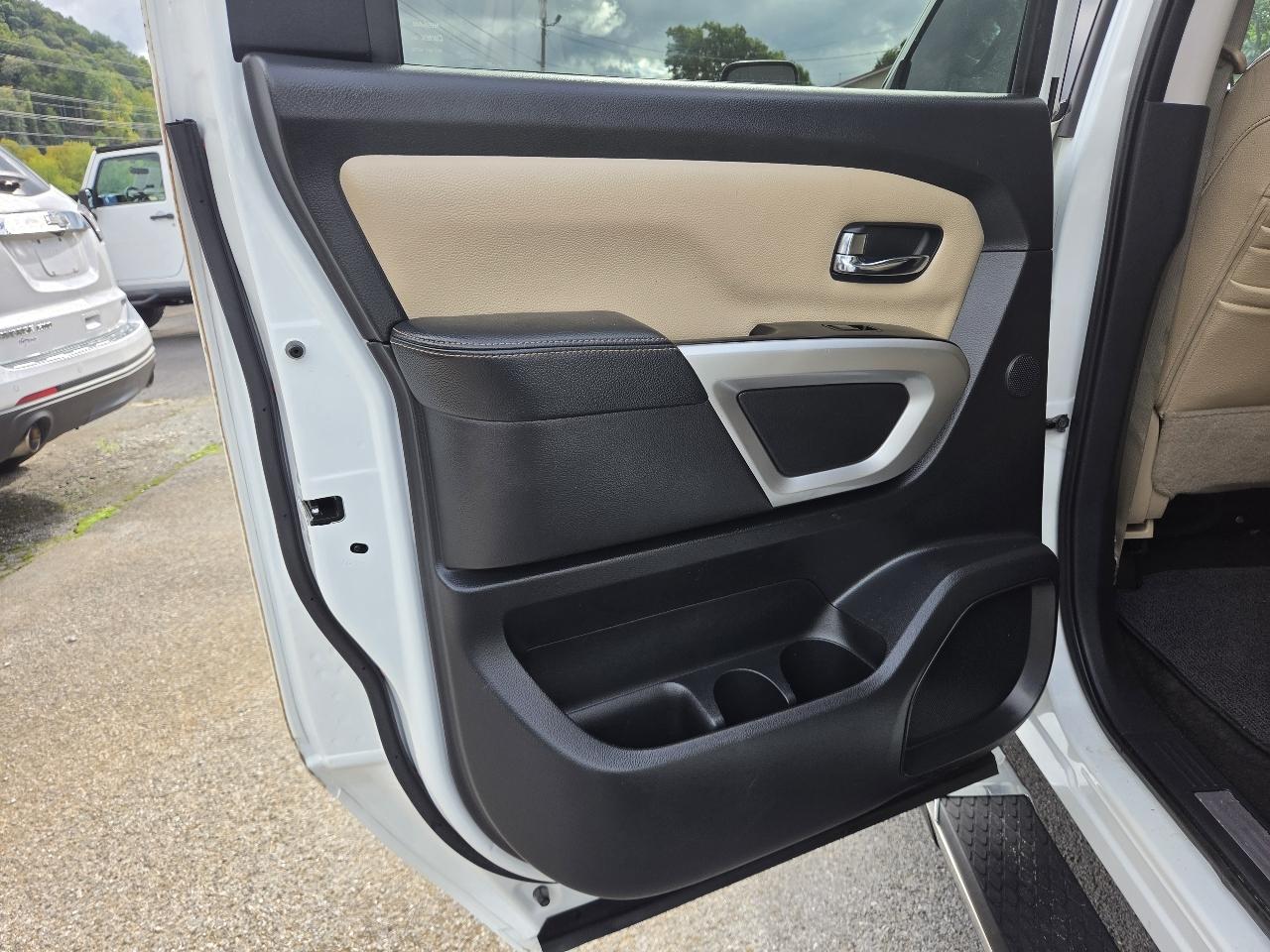 Nissan Titan SL Crew Cab 4WD 2019