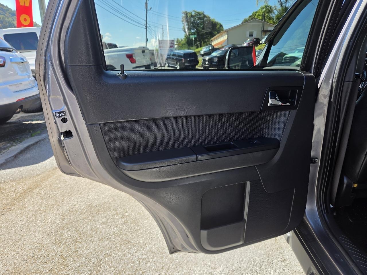 Ford Escape photo 10