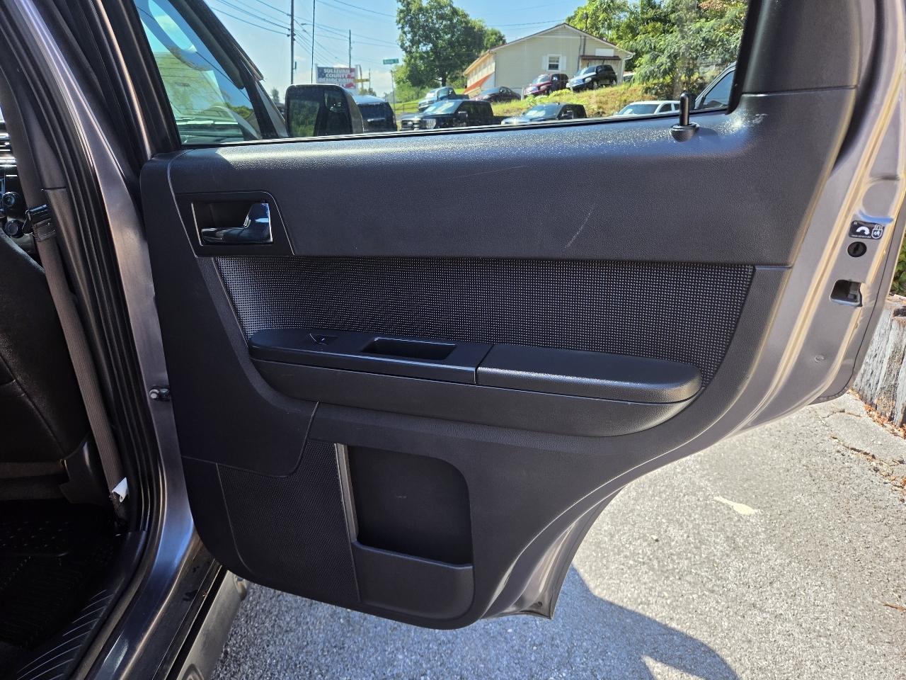 Ford Escape photo 13