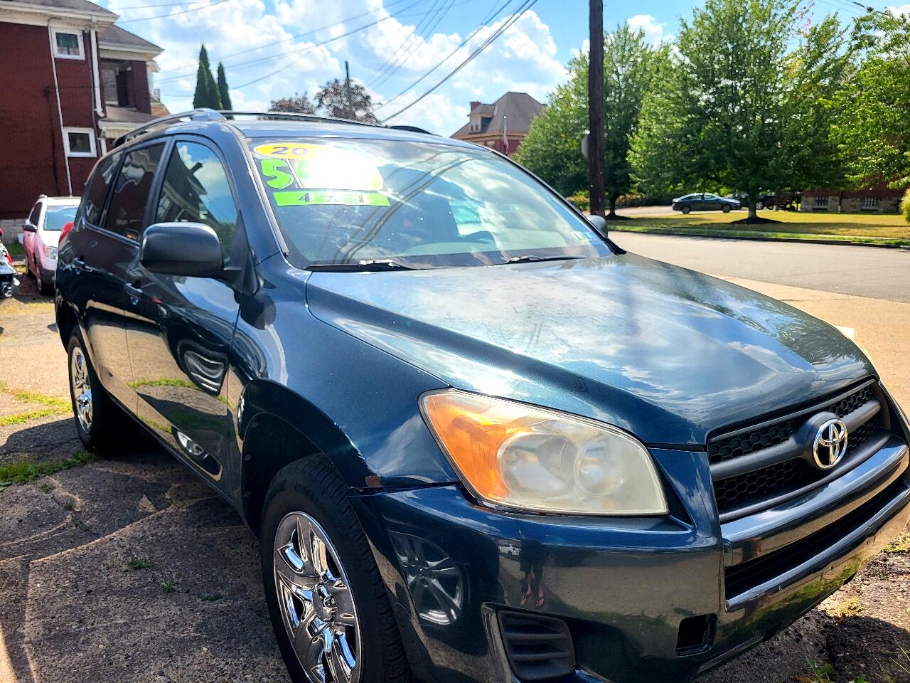 Toyota RAV4 Base I4 4WD 2011 Toyota RAV4 Base I4 4WD 2011