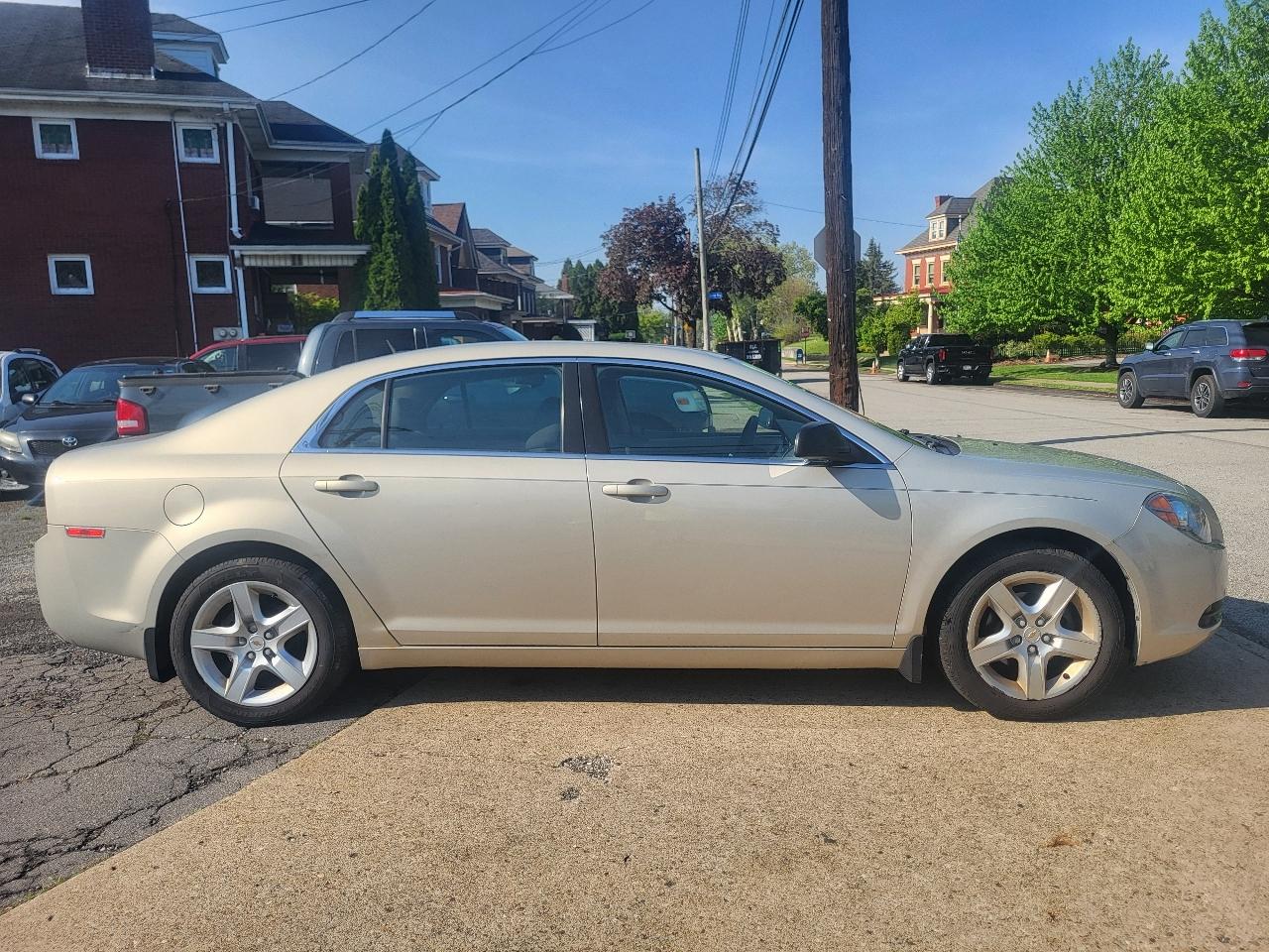Chevrolet Malibu LS 2011