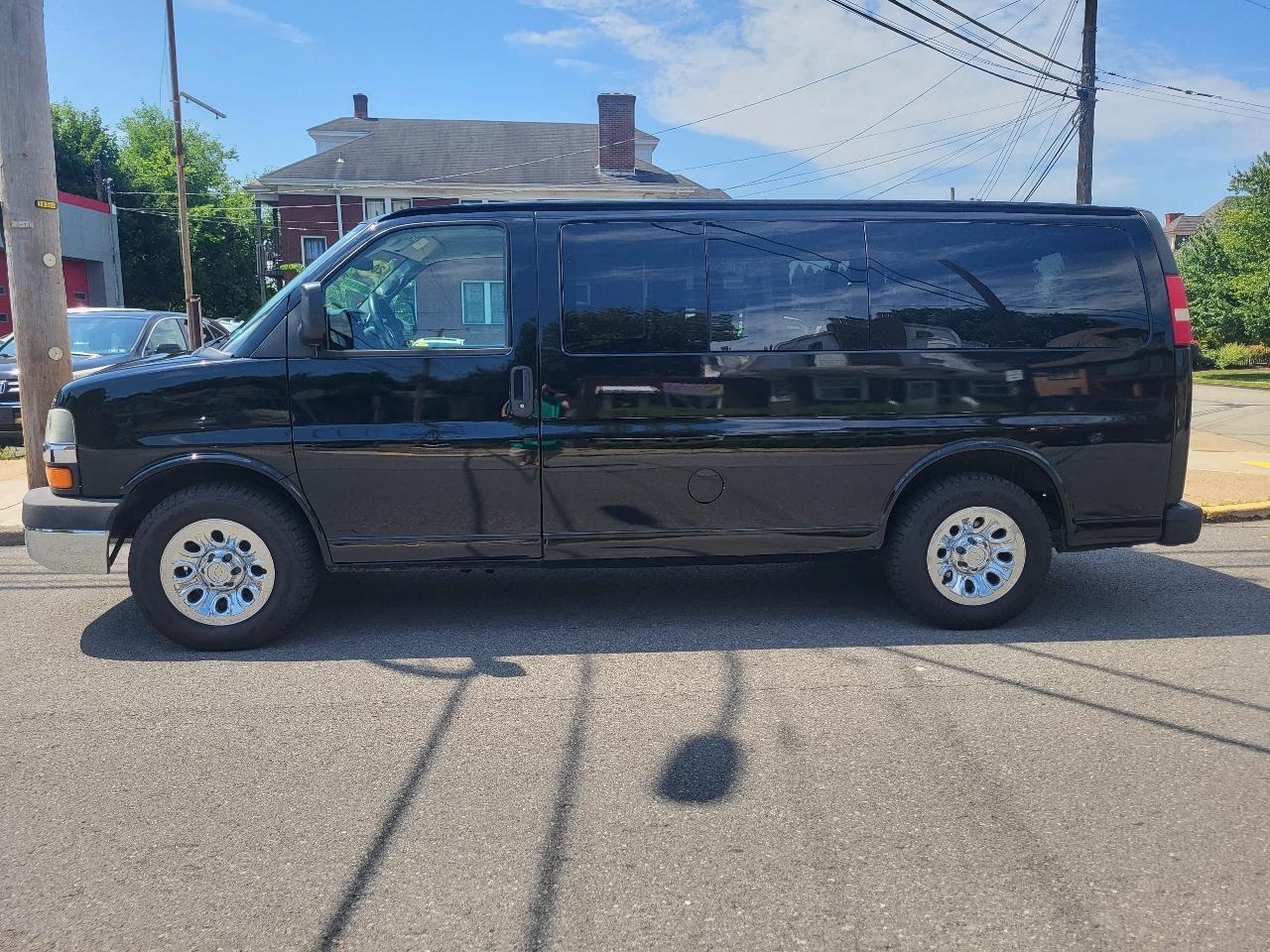 Chevrolet Express LT 1500 AWD 2010