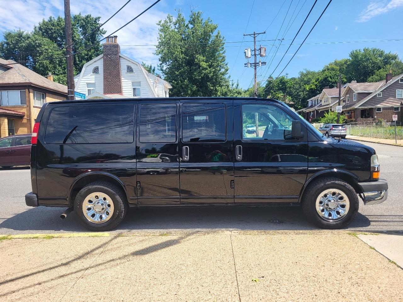 Chevrolet Express LT 1500 AWD 2010