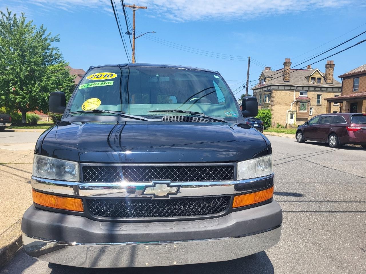 Chevrolet Express LT 1500 AWD 2010