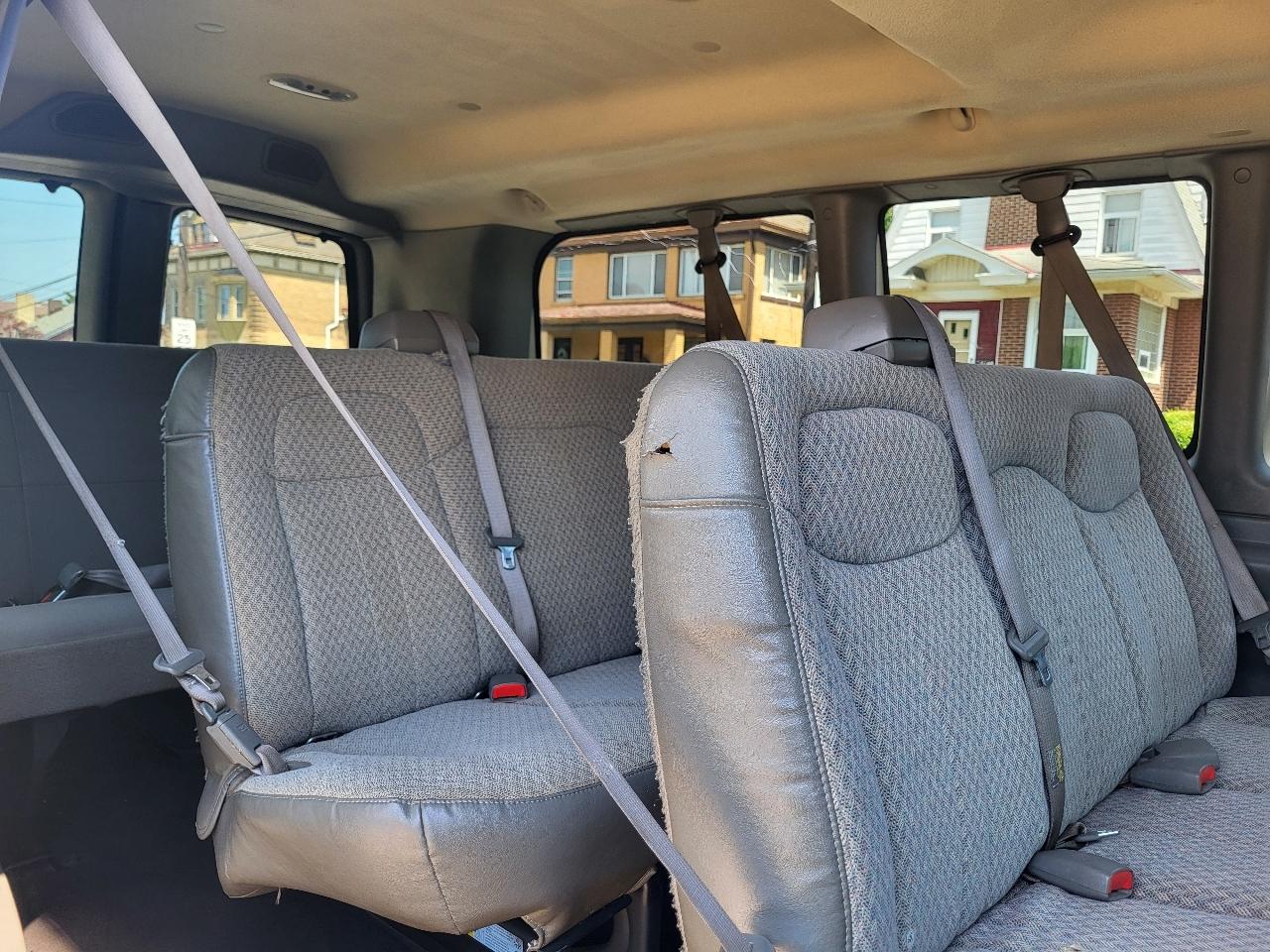 Chevrolet Express LT 1500 AWD 2010