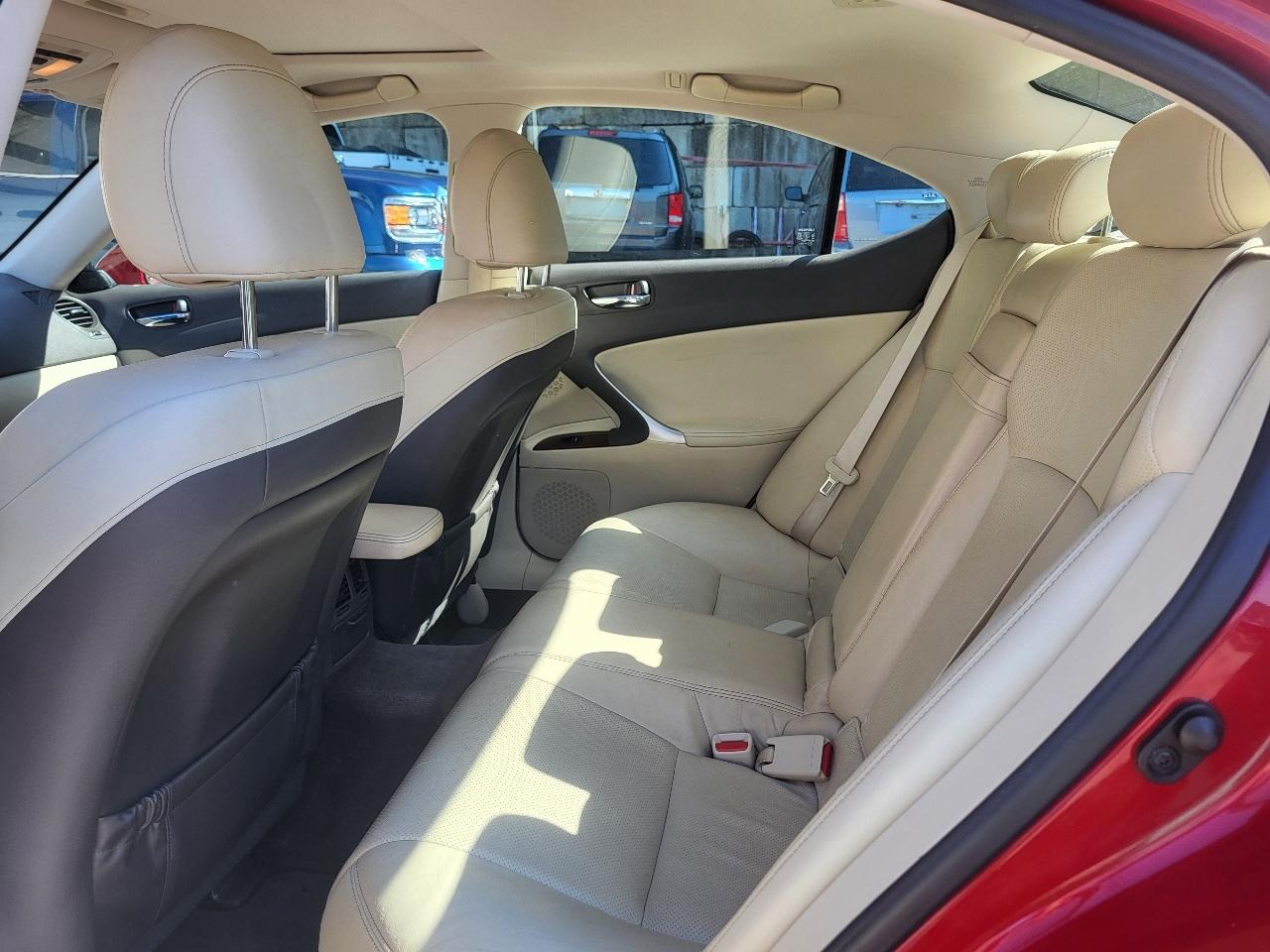 Lexus IS IS 250 AWD 6-Speed Sequential 2010